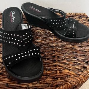 Sandals size 9 by Skechers color black